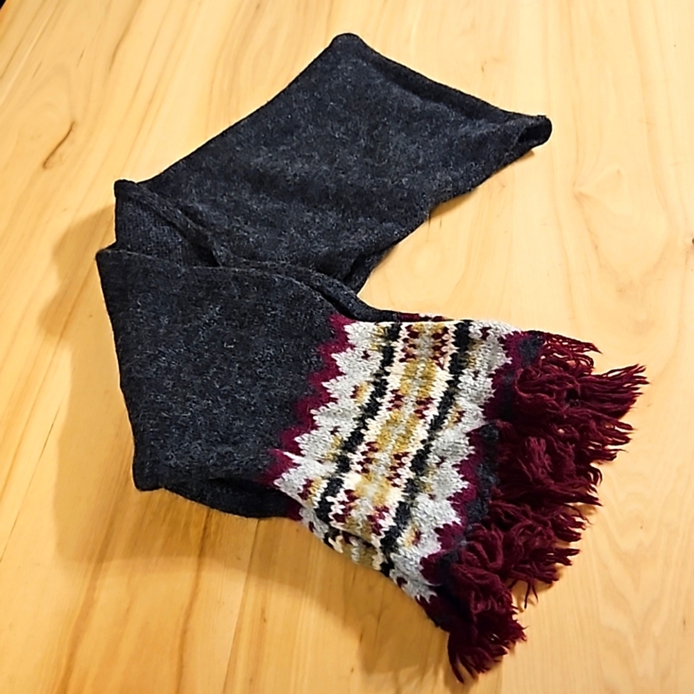 American Eagle limited edition 100% wool scarf